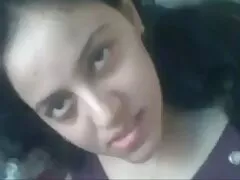 نوجوان كير تو كون زن روسی با رنگدانه از لمس ملایم یک متخصص ماساژ درمانی بیرون آمد و موافقت کرد که او را روی میز فاک کنید