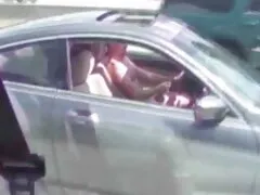 من او را دیدم که انگشتانش در حال حمام می وزد و بلافاصله او را به یک کیرتوکون گشاد بیدمشک مرطوب تحریک شده برای یک داغ داغ پیشنهاد دادم