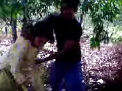 وابسته به عشق شهوانی مادربزرگ شیرین ، ویبراتور سکس کیرکس را به عنوان سرگرم کننده اصلاح می کند