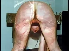 Lala زیبا گربه را روی صورت پسربچه می نشاند و جلوی سری ارگاسم های طوفانی به آینه نگاه کیرکس سکس می کند