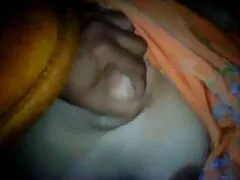 یک مرد بالغ عکس سکسی کس کون کیر یک جوجه جوان را در یک کوزه نزدیک نزدیک دمید
