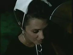 دو دختر زیبا در حال ضرب و شتم یک آلت تناسلی مرد بزرگ مضاعف با كير كون كس 1 نفر هستند